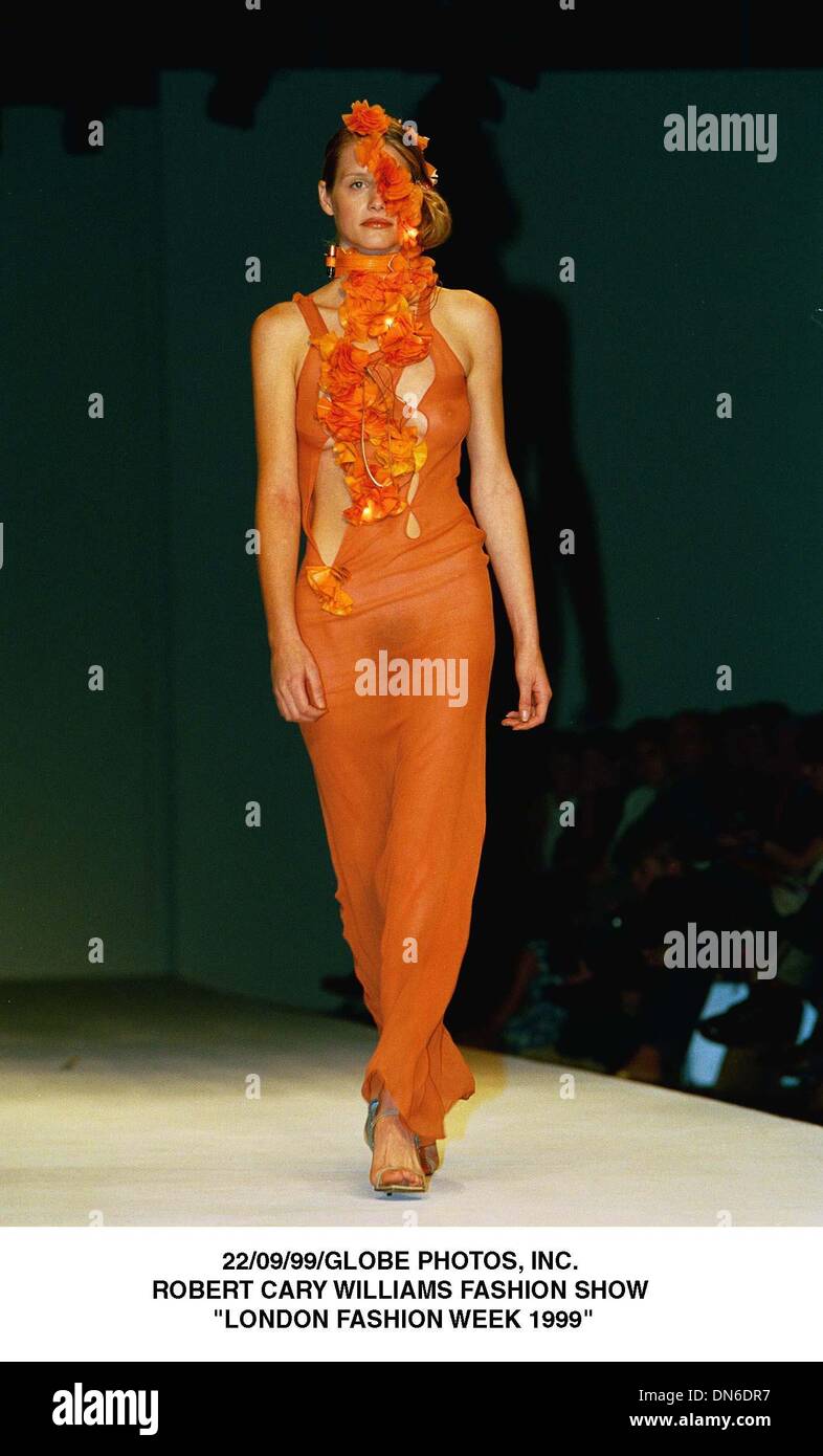 Robert Cary-Williams Spring 2000 Ready-to-Wear Fashion Show