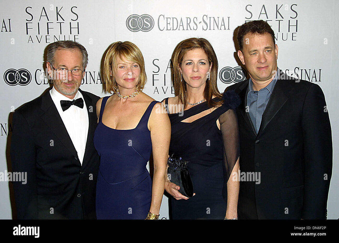 Mar. 27, 2002 - Beverly Hills, CALIFORNIA, USA - STEVEN SPIELBERG, KATE CAPSHAW, RITA WILSON, TOM HANKS..'AN UNFORGETTABLE EVENING'.SIR ELTON JOHN WAS HONORED AT A BENEFIT FOR CEDARS-SINAI RESEARCH FOR WOMEN'S CANCERS.REGENT BEVERLY WILSHIRE HOTEL, BEVERLY HILLS, CA.MARCH 26, 2002. NINA PROMMER/   2002 K24544NP(Credit Image: © Globe Photos/ZUMAPRESS.com) Stock Photo