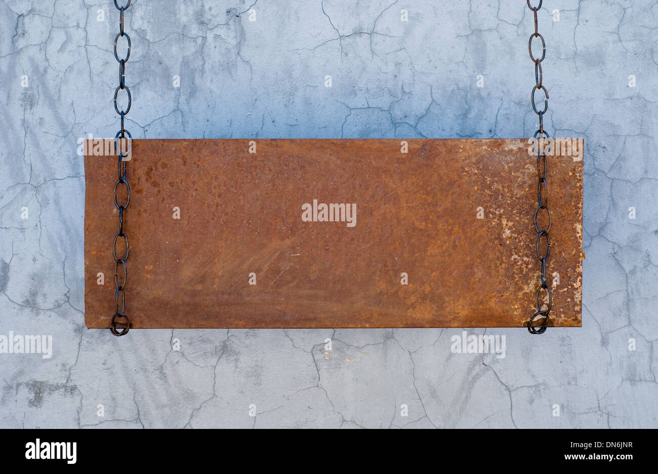 Hanging metal chain hi-res stock photography and images - Alamy