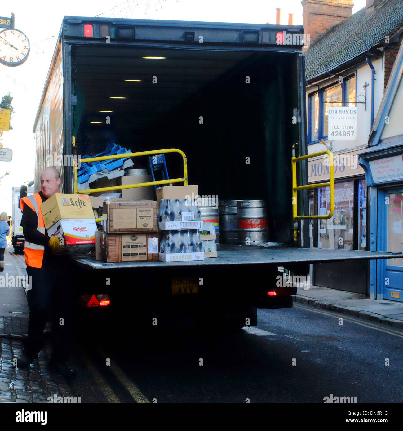 Beer delivery lorry hi-res stock photography and images - Alamy