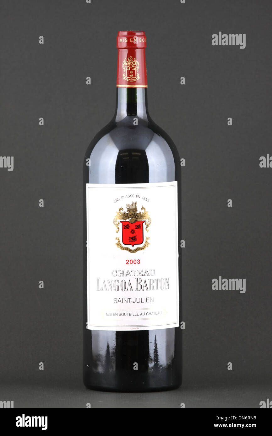 Magnum wine hires stock photography and images Alamy