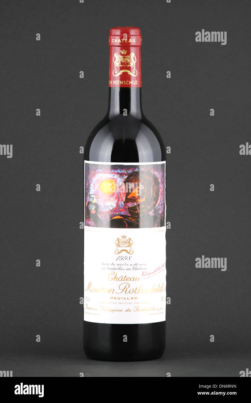 A bottle of red wine, Chateau Mouton Rothschilds 1998, Pauillac, Grand Cru Classe, Bordeaux, France Stock Photo