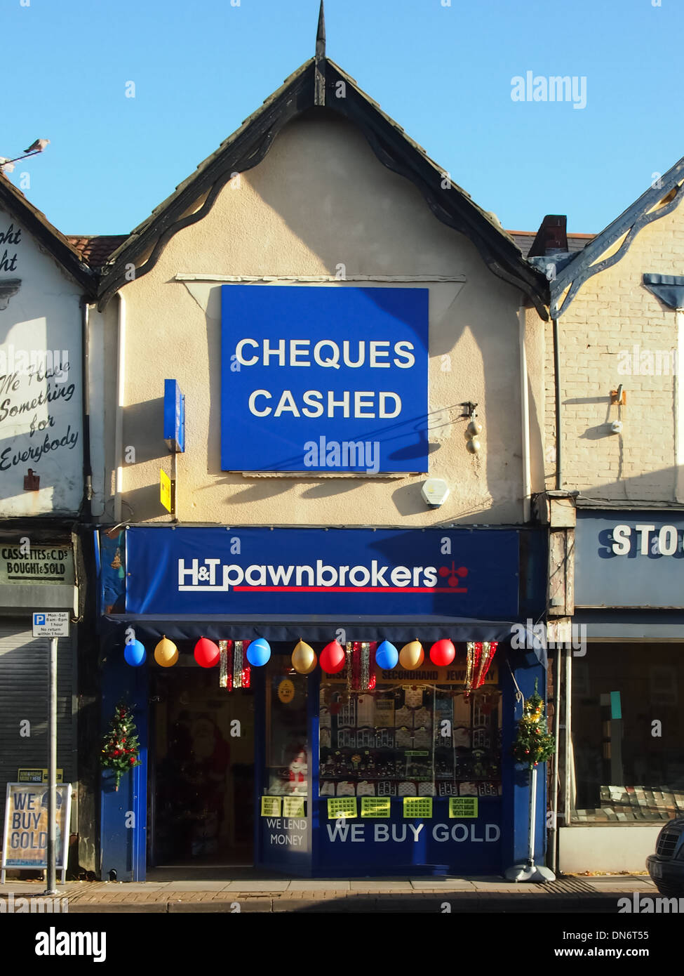 what is one key difference between payday loans and title loans?