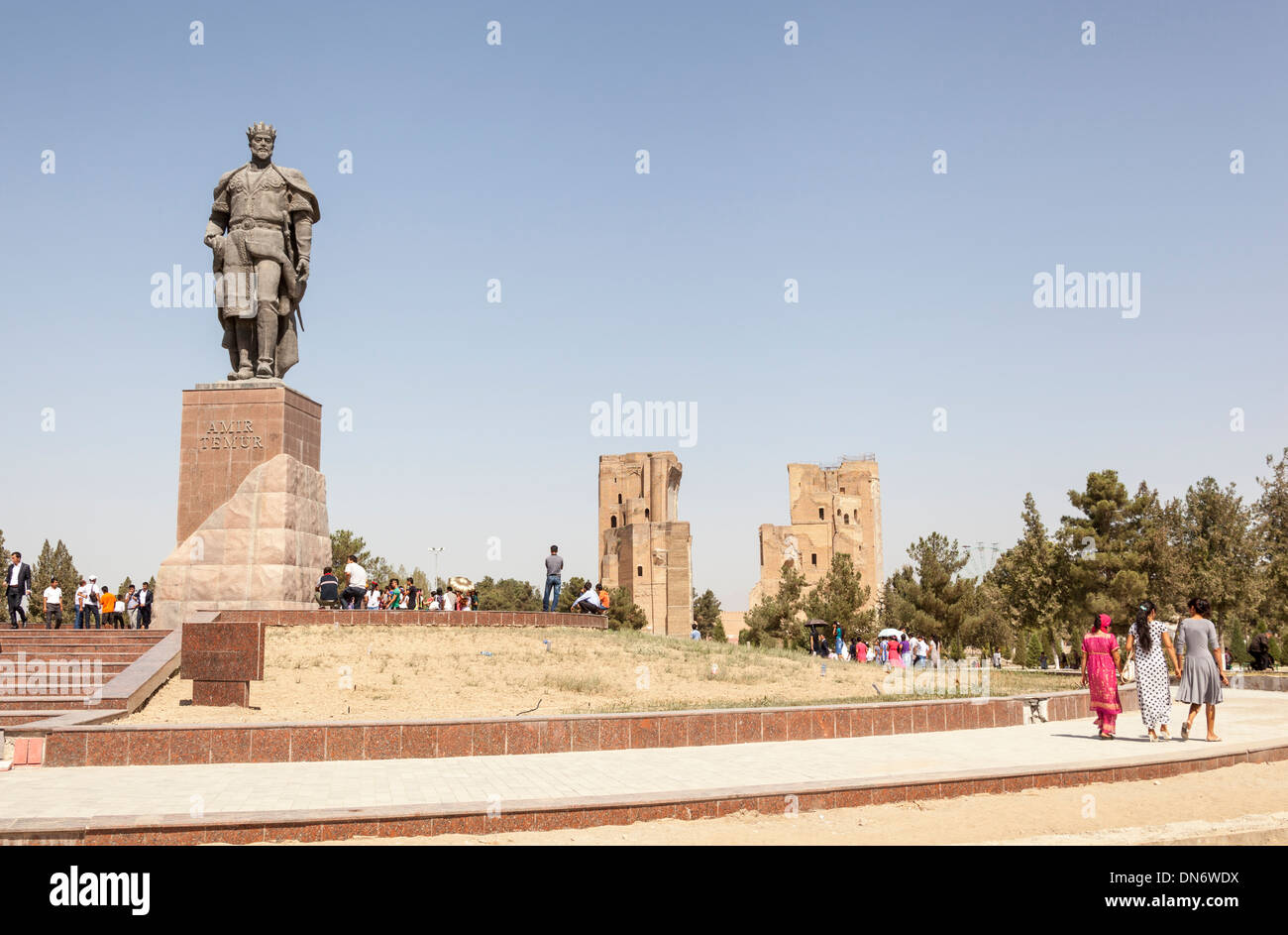 Statue of Amir Timur (Temur) and Ak Serai Palace, (Ak Sarai, Ak Saray and White Palace), Shakhrisabz, Uzbekistan Stock Photo