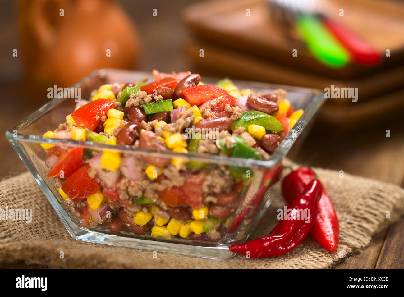 Chili con carne salad made of mincemeat, kidney beans, green bell