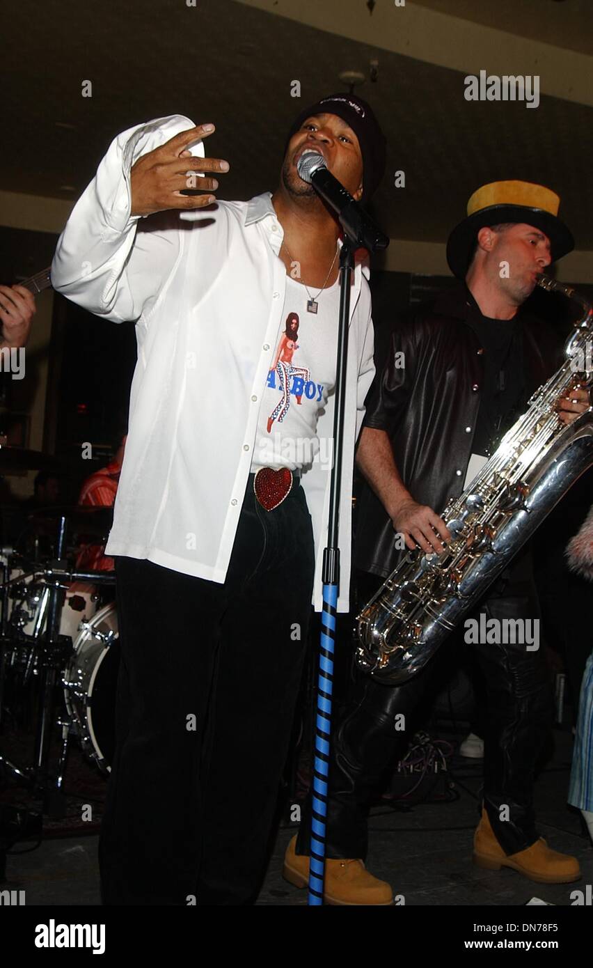 Mar. 23, 2002 - Hollywood, CA, USA - K24536AG: KELLY PERINE CELEBRATED