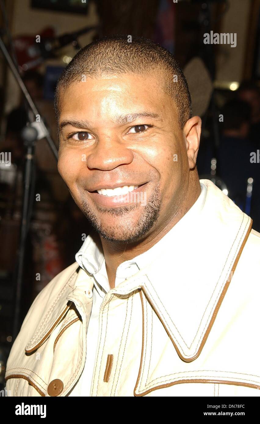 Mar. 23, 2002 - Hollywood, CA, USA - K24536AG: KELLY PERINE CELEBRATED