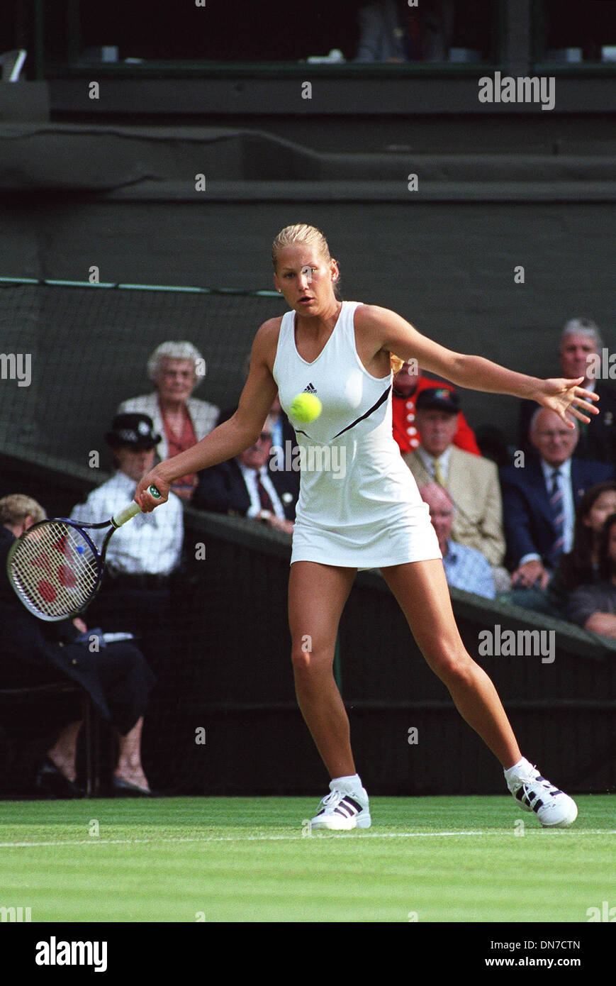 ANNA KOURNIKOVA.RUSSIA.WIMBLEDON, LONDON.10/07/2000.G50D4A Stock Photo