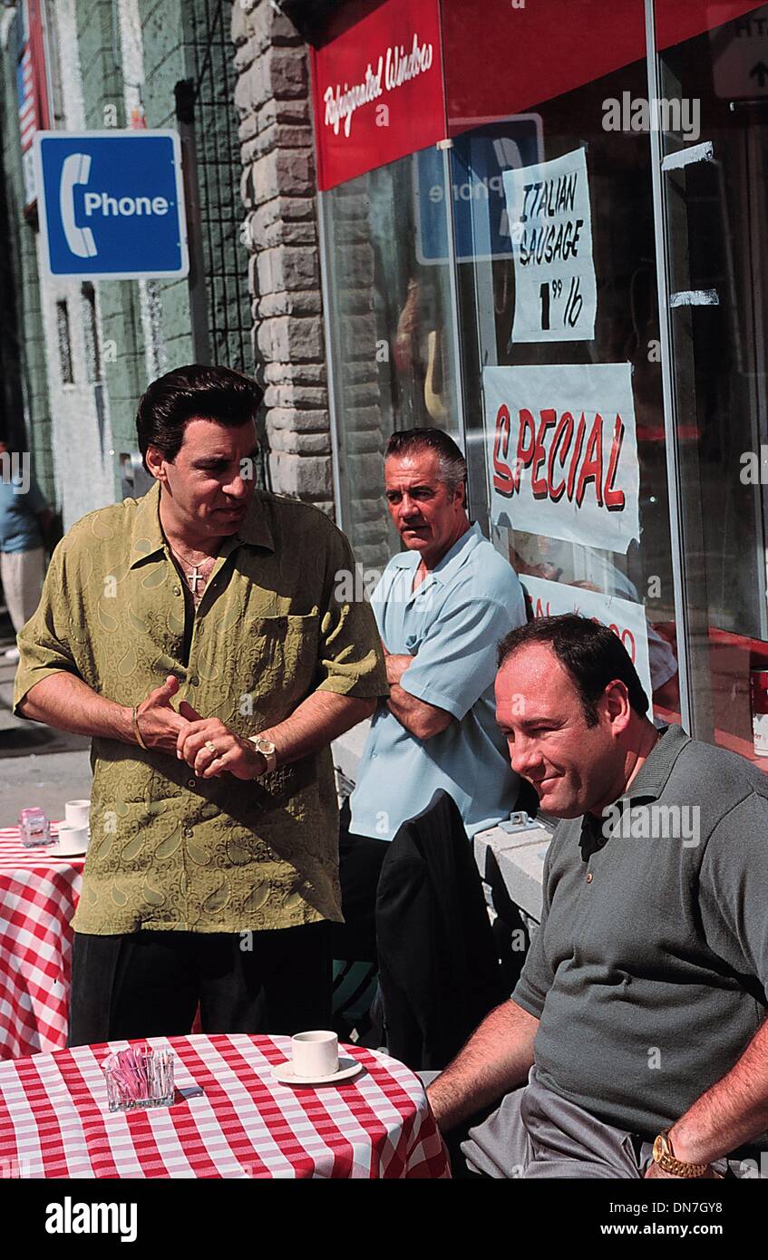 Nov. 23, 1998 K15016JBP.THE SOPRANOS.TVFILM STILL.SUPPLIED BY JAMES