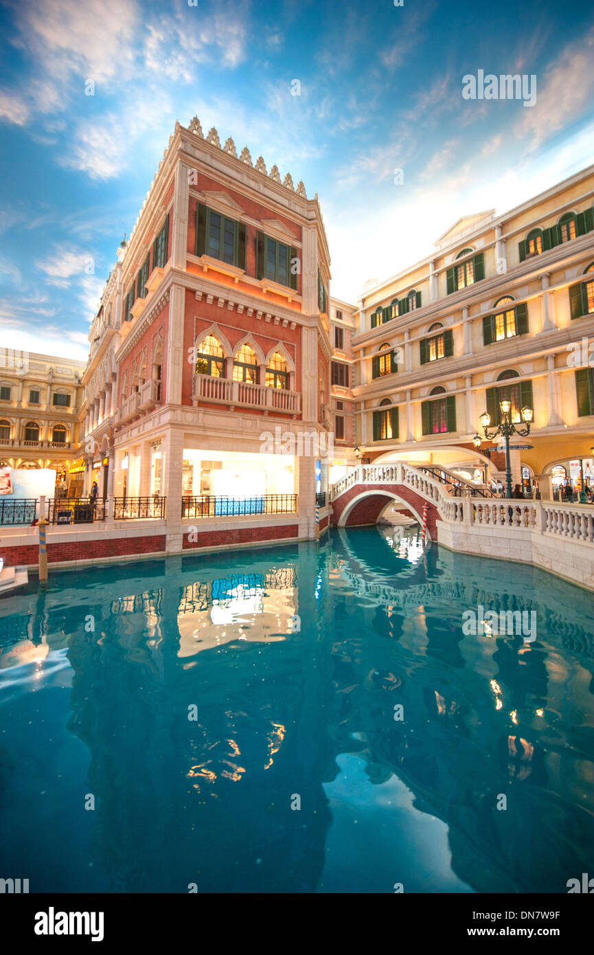 St. Mark's Square of The Venetian Macau's shopping mall boasts a replica Canale Grande with gondolas; Macau, China Stock Photo