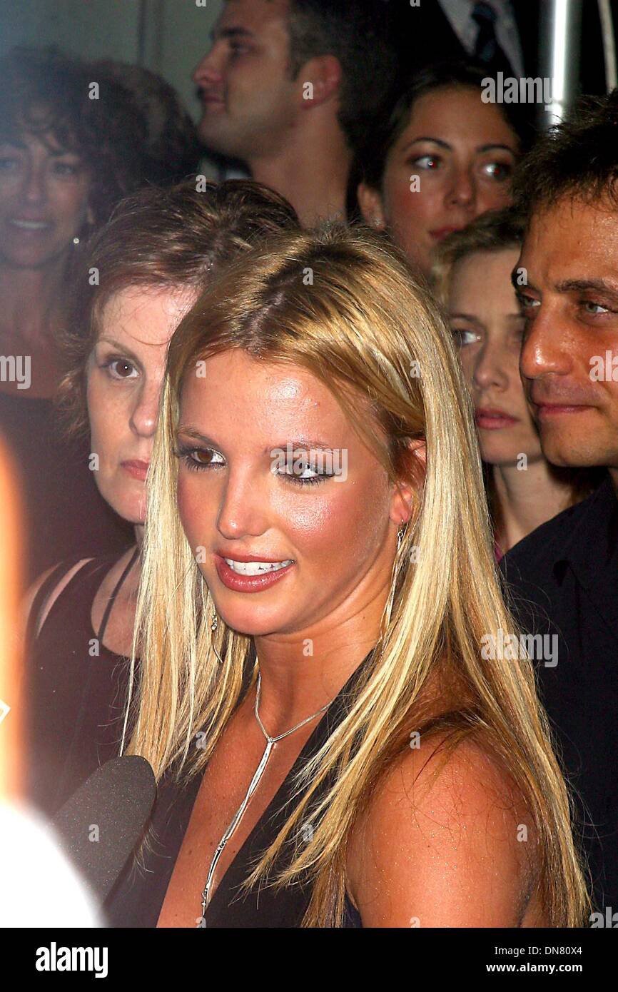 Jan. 1, 1980 - K25468JBB:  6/27/02.THE BRITNEY SPEARS RESTAURANT NYLA GRAND OPENING PARTY, NYC.. JOHN BARRETT/   2002.BRITNEY SPEARS AND BRYAN SPEARS HER OLDER BROTHER IN THE BACK GROUND.(Credit Image: © Globe Photos/ZUMAPRESS.com) Stock Photo