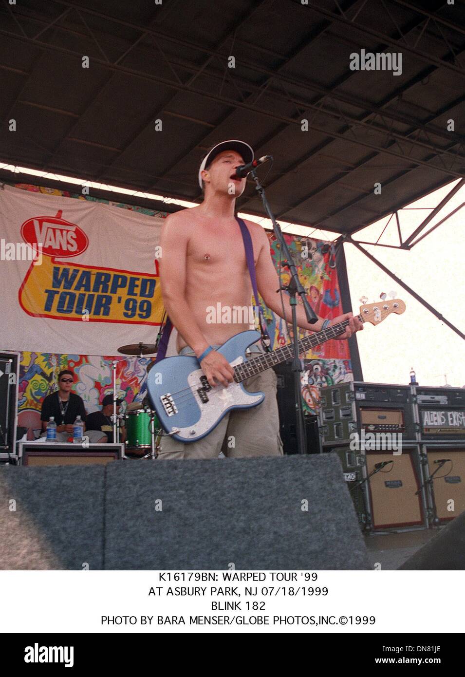 July 18, 1999 - K16179BN 07/18/99.WARPED TOUR '99.AT ASBURY PARK, NJ..BLINK  182. BARA MENSER/ 1999.(Credit Image: © Globe Photos/ZUMAPRESS.com Stock  Photo - Alamy