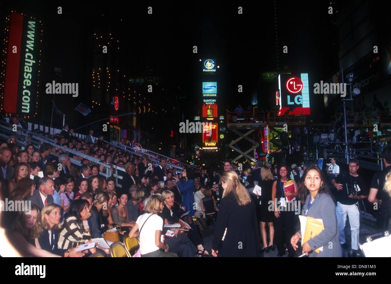 Sept 13 1999 Khmc Nyc 00 Millennium Fashion Sshow In Times Square Nyc 09 13 99 Henry Mcgee 1999 Credit Image C Globe Photos Zumapress Com Stock Photo Alamy