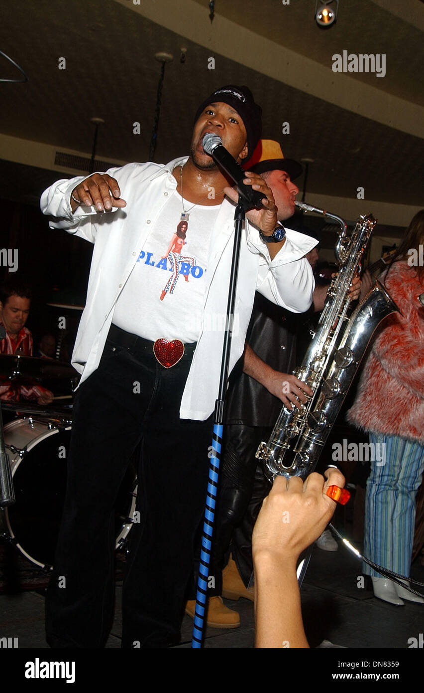 Mar. 23, 2002 - K24536AG KELLY PERINE CELEBRATES HIS 33RD BIRTHDAY WITH