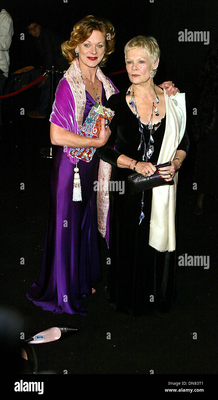 Nov. 19, 2002 - SAMANTHA BOND + JUDY DENCH.WORLD PREMIERE ''DIE ANOTHER DAY'', ROYAL ALBERT HALL, LONDON, ENGLAND, 181102. ALEC MICHAEL.Â©    2002.K27538AM(Credit Image: © Globe Photos/ZUMAPRESS.com) Stock Photo