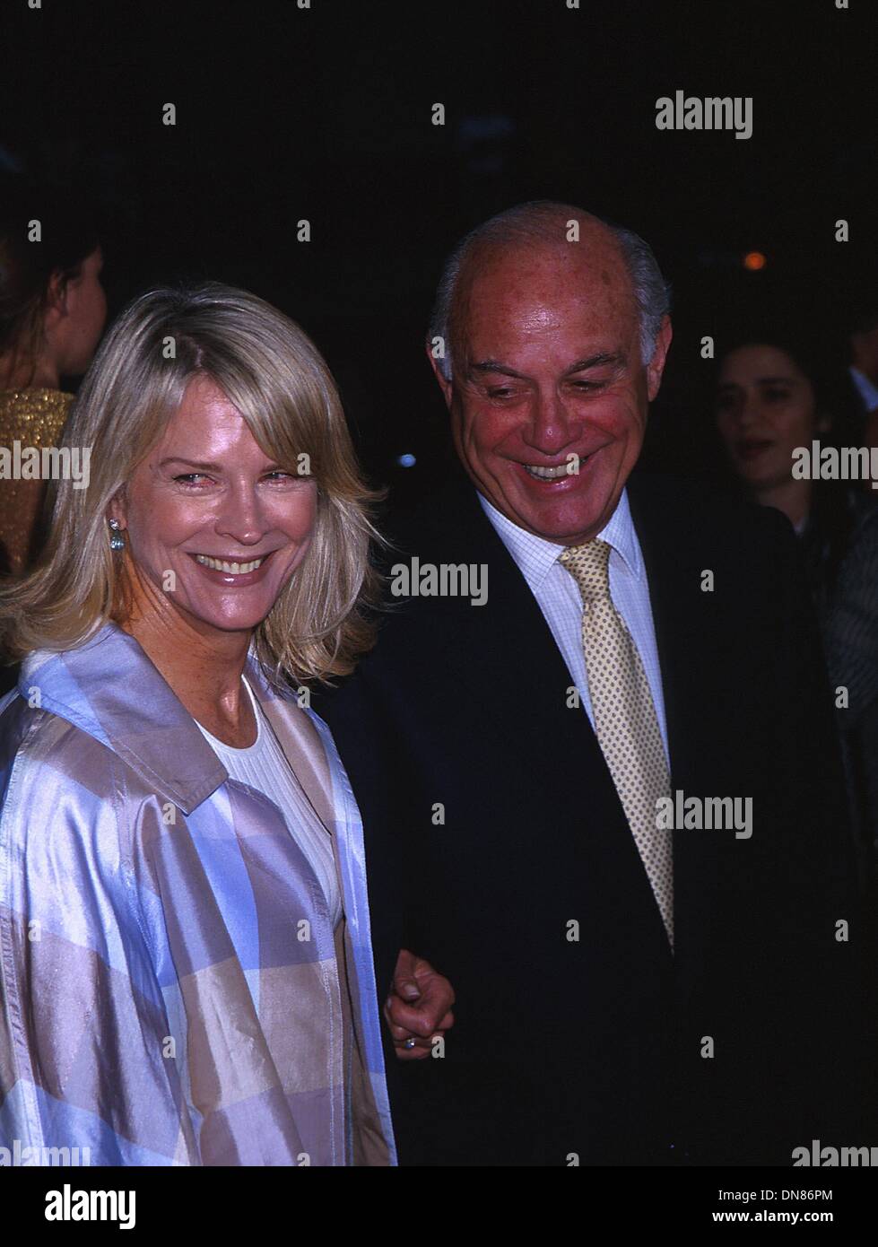 July 11, 2002 - K25517EG:THE SPECIAL LOS ANGELES SCREENING OF ''ROAD TO PERDITION''.ACADEMY OF MOTION PICTURES ART AND SCIENCE, BEVERLY HILLS, CA 07/10/2002.CANDICE BERGEN AND HUSBAND MARSHALL ROSE. ED GELLER/   2002.(Credit Image: © Globe Photos/ZUMAPRESS.com) Stock Photo