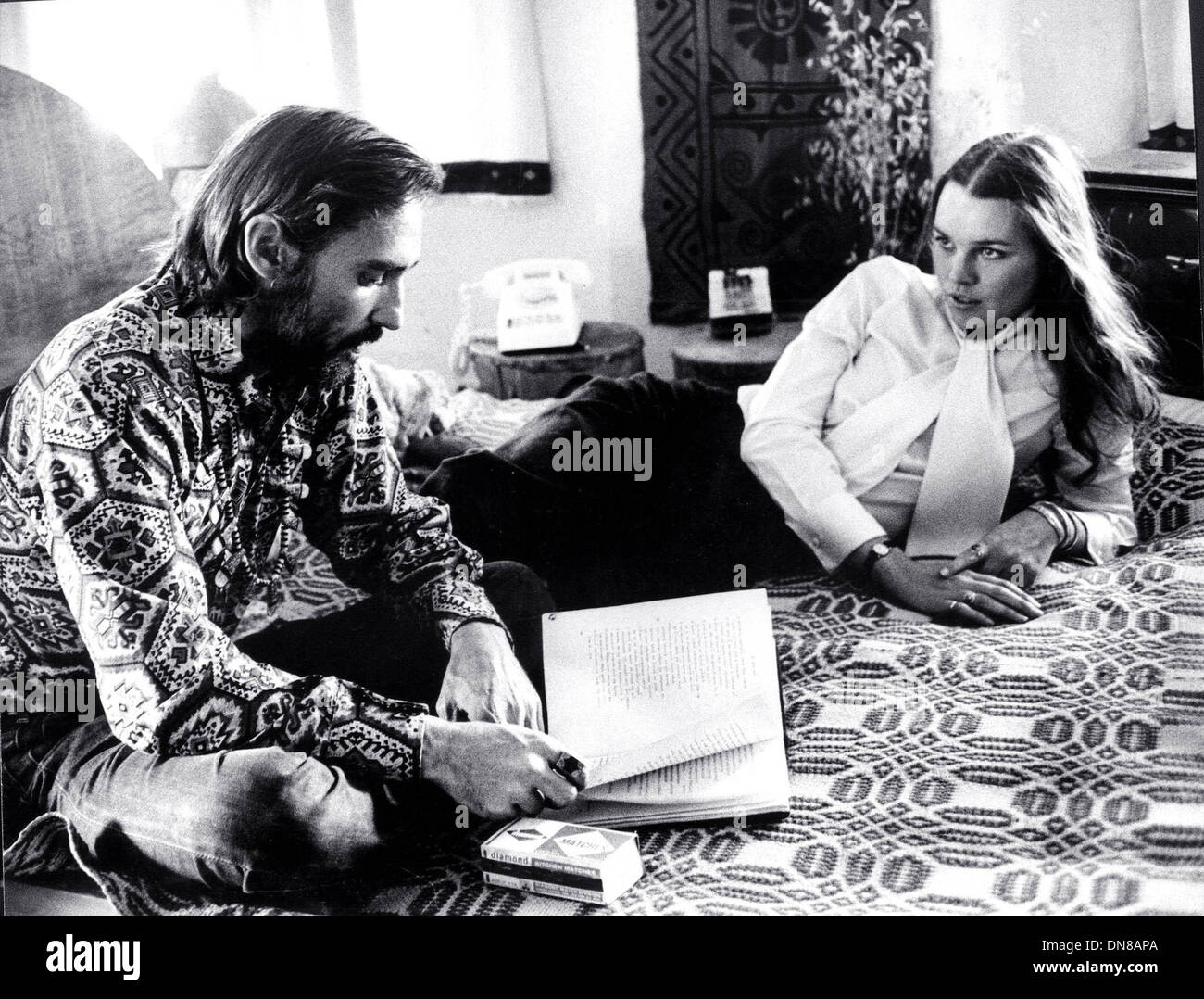 Oct. 20, 2002 DENNIS HOPPER AND MICHELLE PHILLIPS IN TAOS. ORLANDO/(Credit Image © Globe