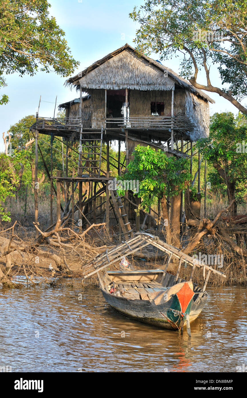 Kampong Phluk village in the Tonle Sap Great Lake Stock Photo