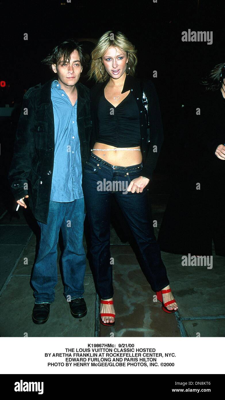 Apr. 26, 2001 - K19867HMc: 9/21/00.THE LOUIS VUITTON CLASSIC HOSTED .BY  ARETHA FRANKLIN AT ROCKEFELLER CENTER, NYC. .EDWARD FURLONG AND PARIS HILTON.  HENRY McGEE/ 2000(Credit Image: © Globe Photos/ZUMAPRESS.com Stock Photo -  Alamy