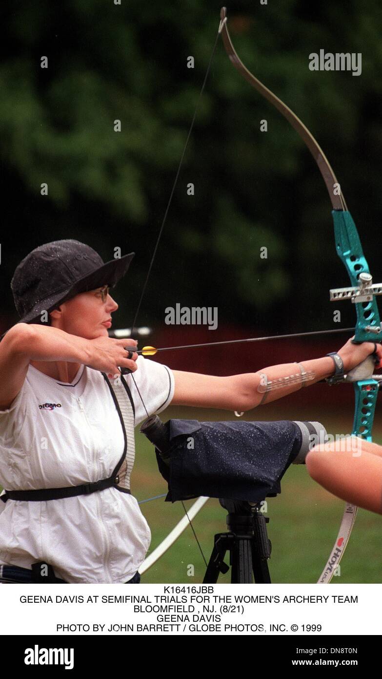 Geena davis archery hires stock photography and images Alamy