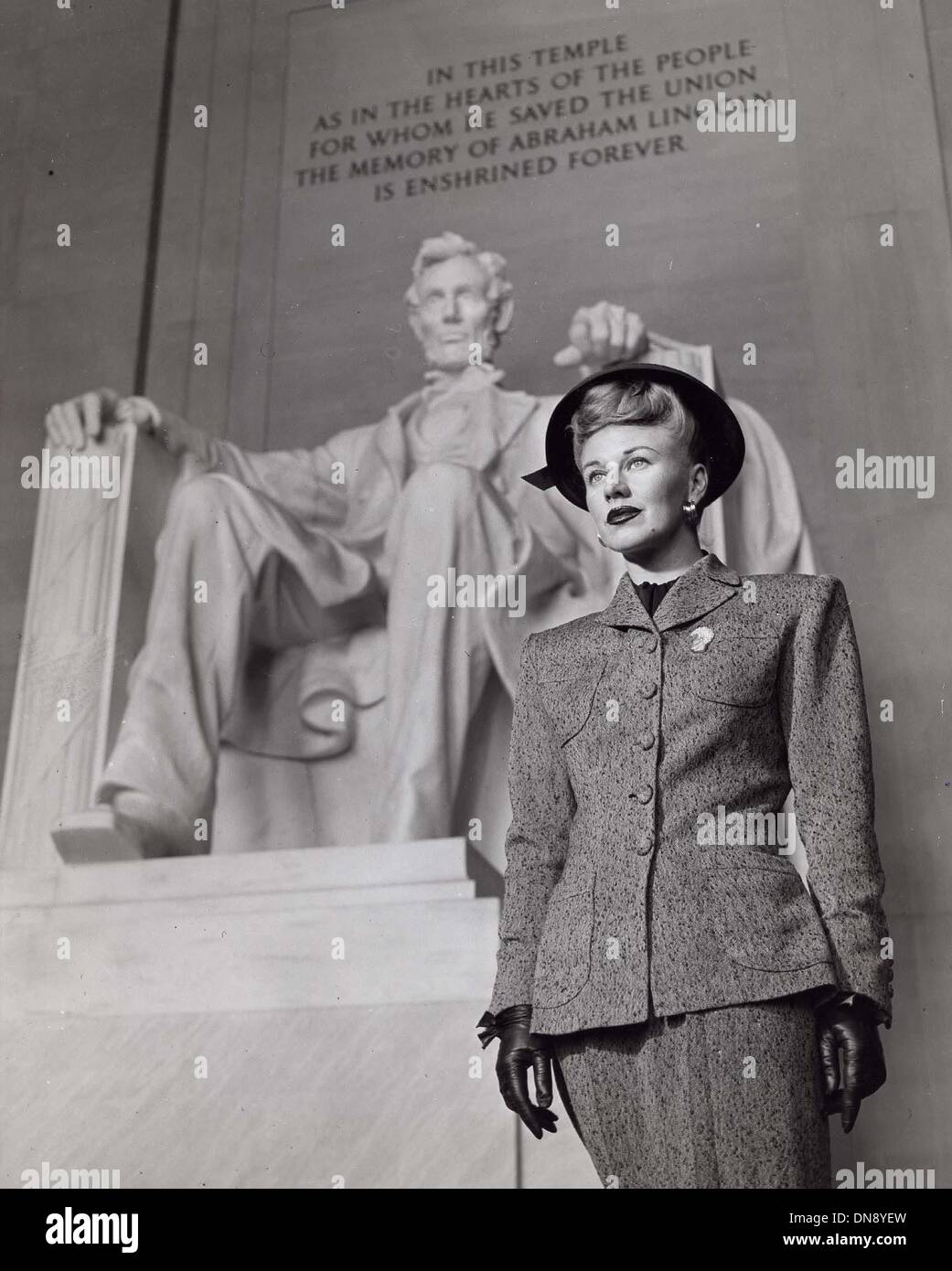 May 22, 1946 .Ginger Rogers at the Lincoln memorial in Washington DC