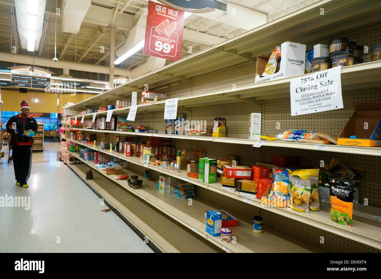 picture Dominick's Grocery Chicago https www alamy com chicago illinois usa 20th dec 2013 all dominicks food stores to close image64757508 html