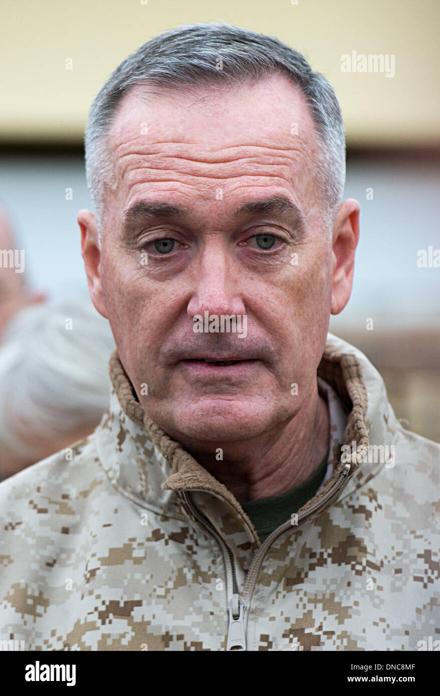 Masar-e Sharif, Afghanistan. 22nd Dec, 2013. US General Joseph Dunford, Supreme Commander of the ISAF troops in Afghanistan, speaks at Camp Marmal in Masar-e Sharif, Afghanistan, 22 December 2013. Photo: Maurizio Gambarini/dpa/Alamy Live News Stock Photo
