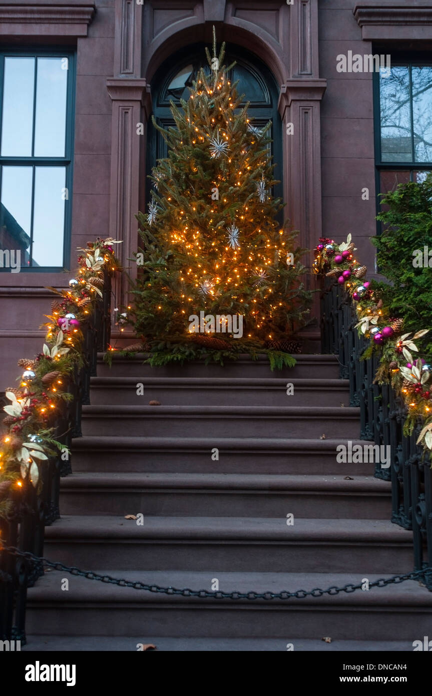 New York, NY 21 December 2013 Brownstone townhouse with decorated