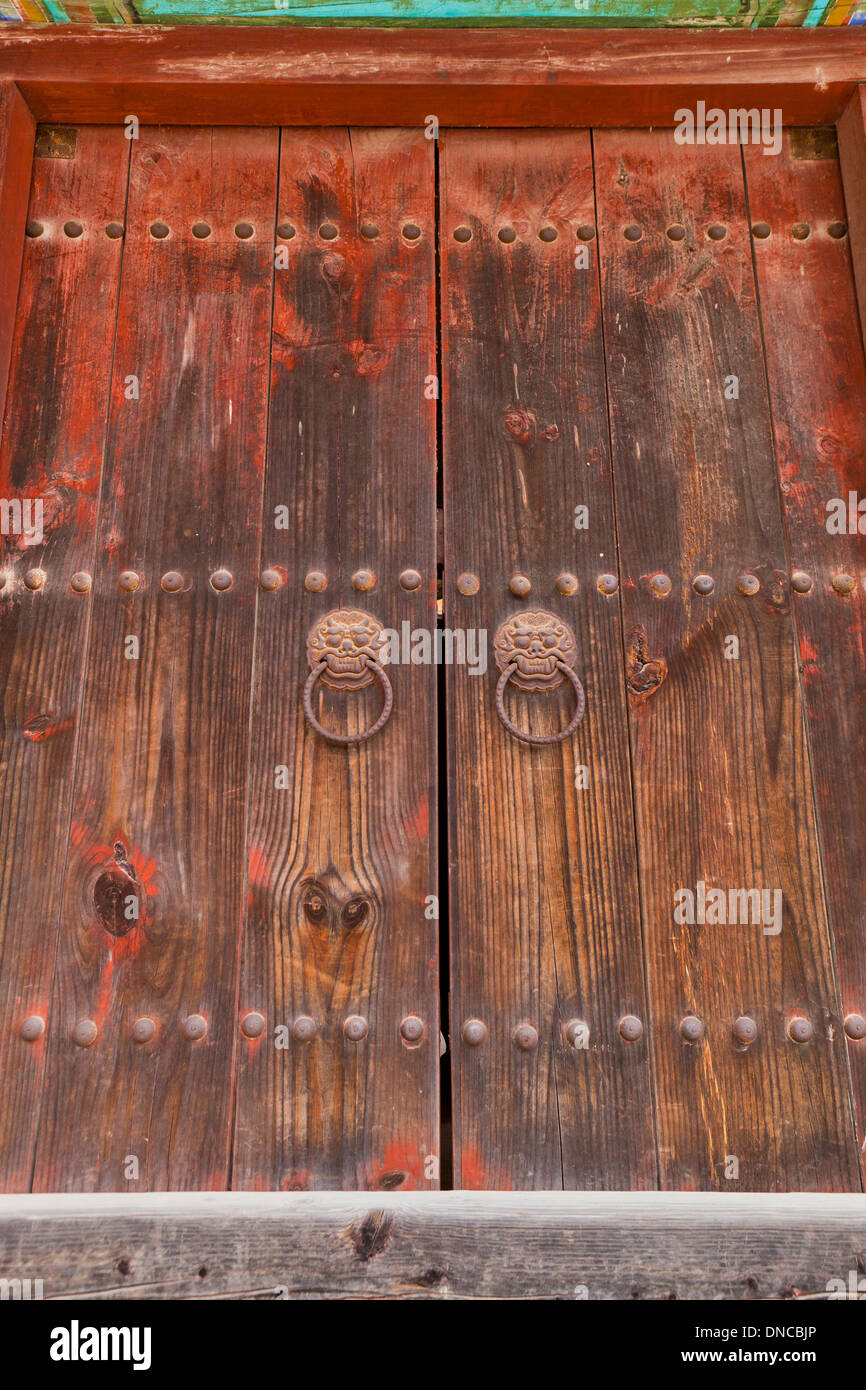 Traditional Korean doors Gyeongju, South Korea Stock Photo Alamy