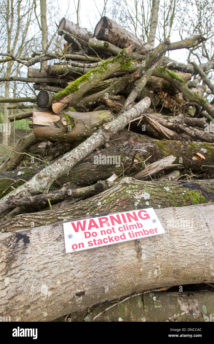 Timber warning sign hires stock photography and images Alamy