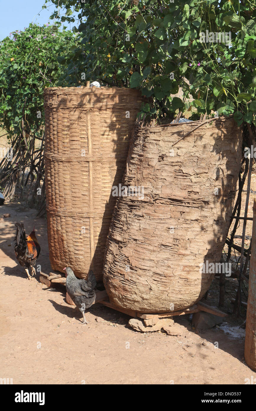 Gunny bags hires stock photography and images Alamy