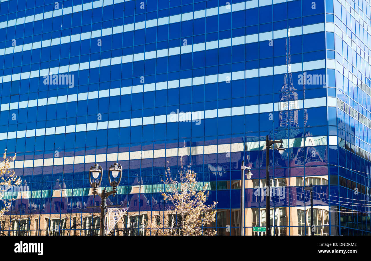 Milwaukee center hires stock photography and images Alamy