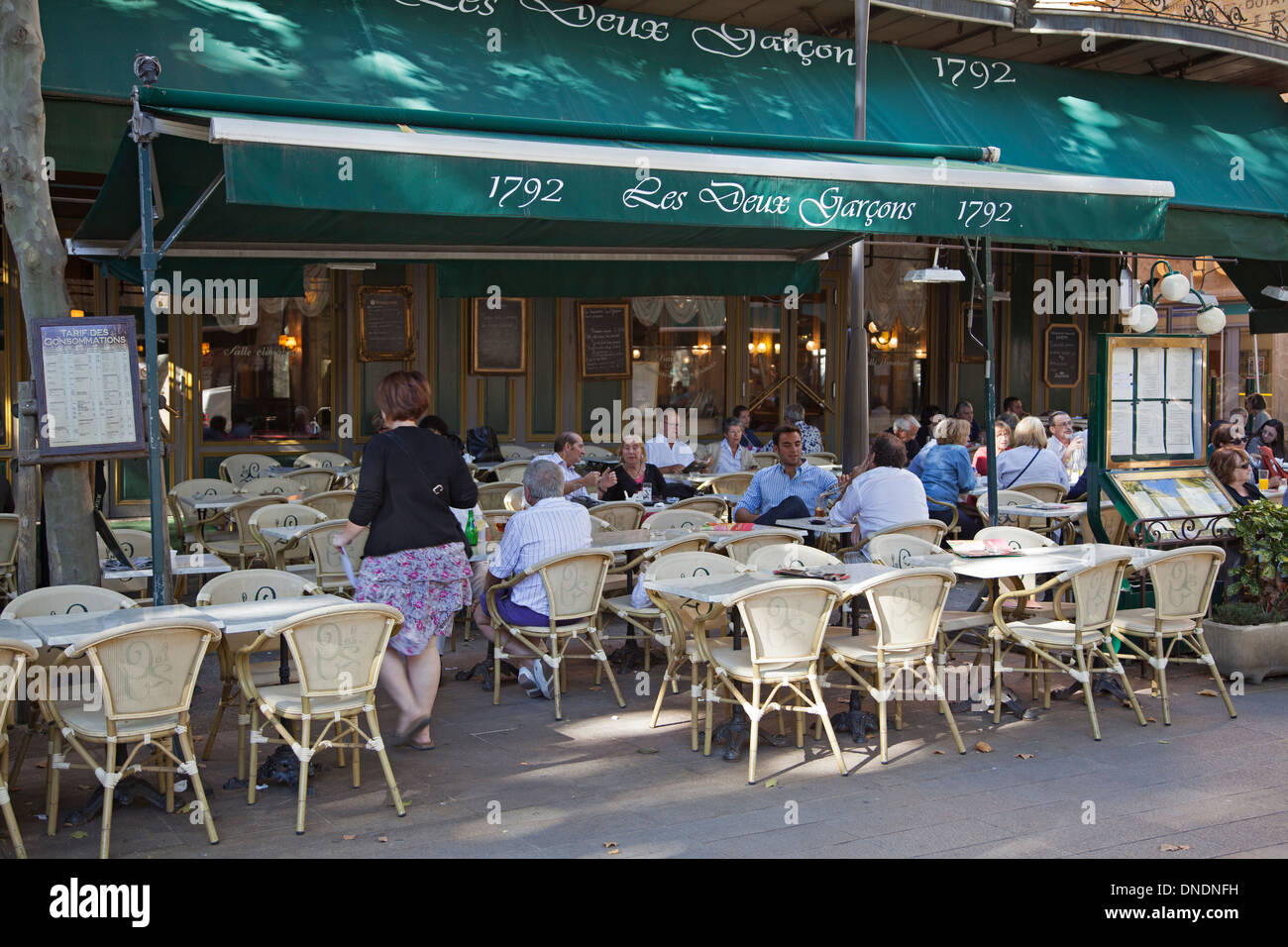 Les Deux Garcons Cafe On The Cours Mirabeau At Aix En Provence Stock Photo Alamy