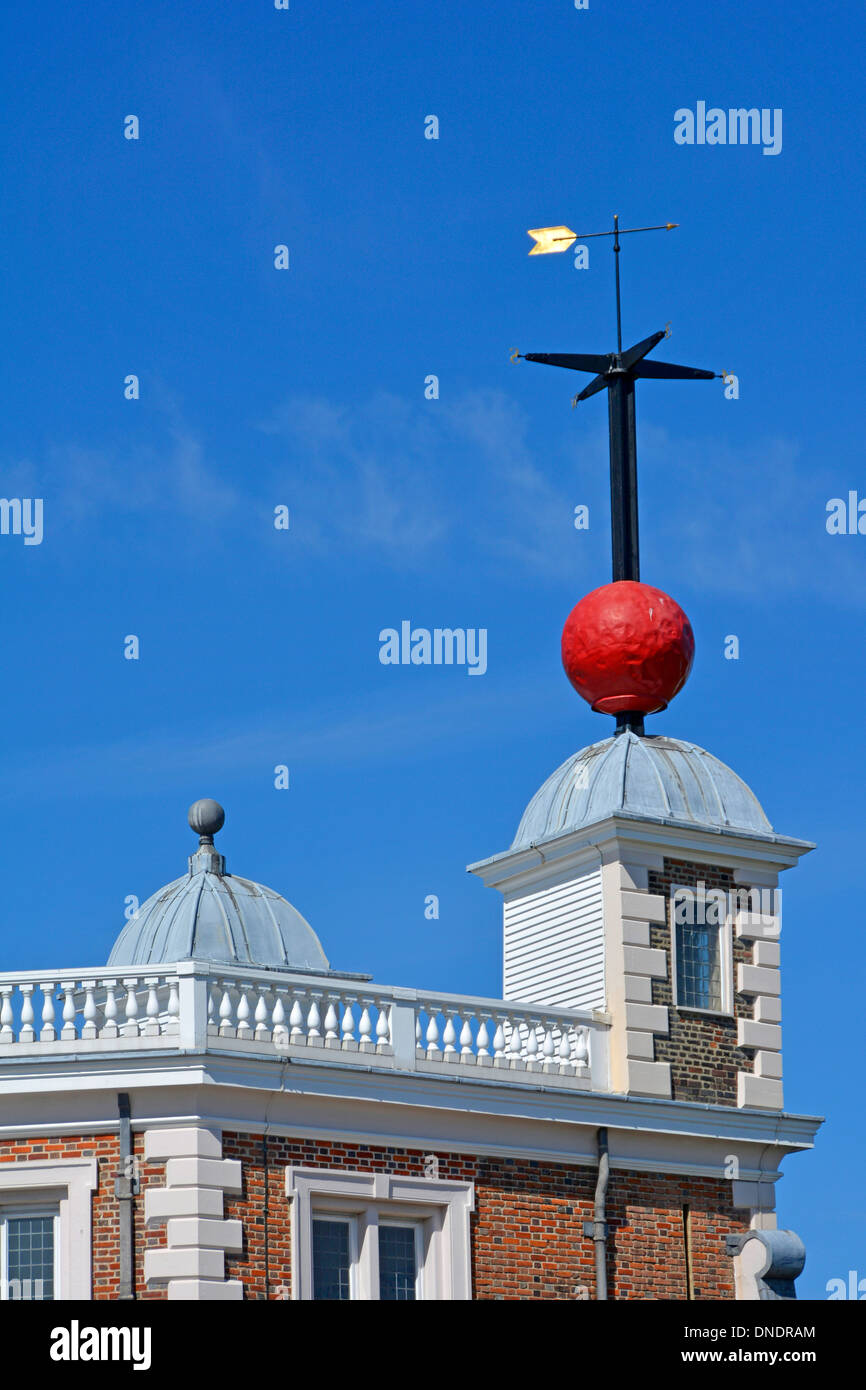 Greenwich Observatory historical lowered red Time Ball signal on Octagon room Flamsteed House raised & dropped at 1.00pm check time Greenwich Park UK Stock Photo