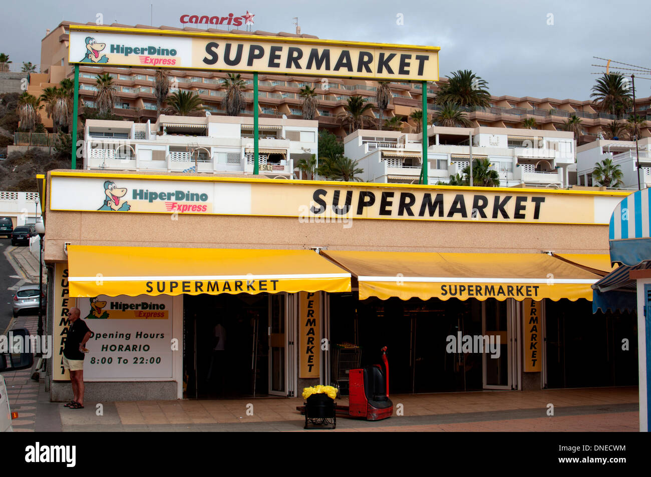Spanish supermarkets hi-res stock photography and images