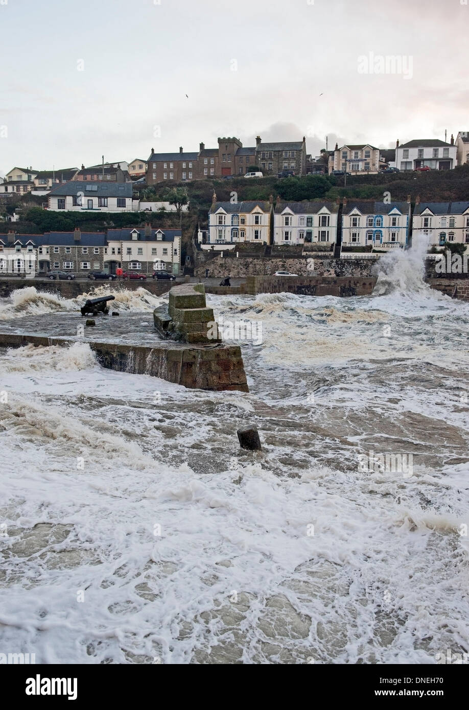 Christmas Eve winter storm with large seas and heavy winds batter