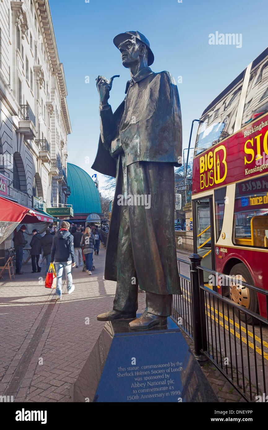 London, Marylebone Road    The statue of Sherlock Holmes by John Doubleday Stock Photo