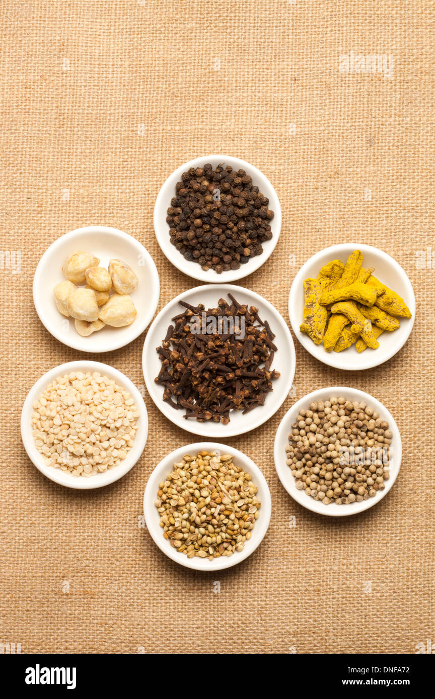 Spice, Curcuma, Black Peppercorn, Clove, Chickpea, White Peppercorn