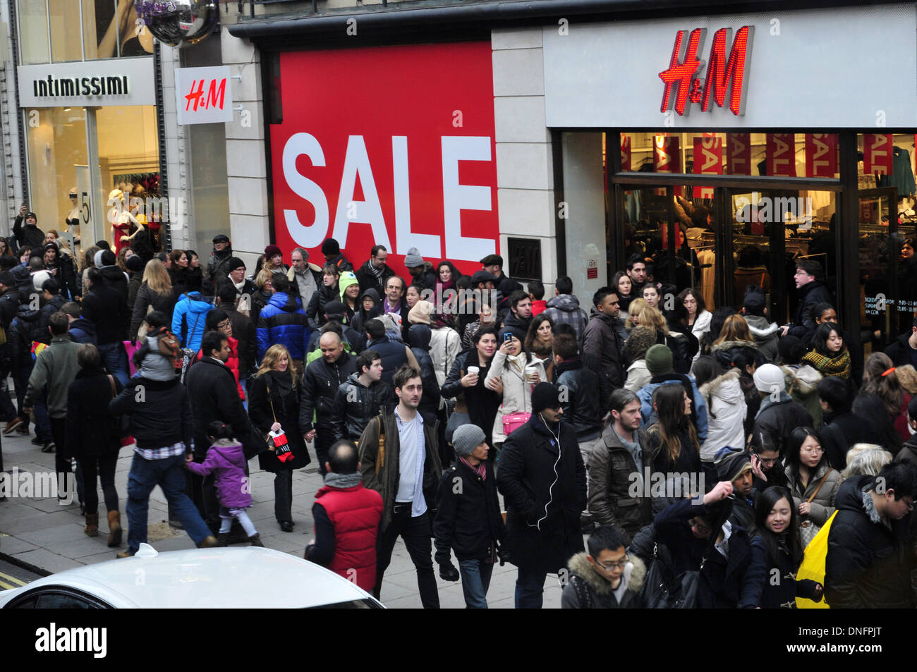 Shoppers on Oxford Street, London, Boxing day 2013 Stock Photo Alamy
