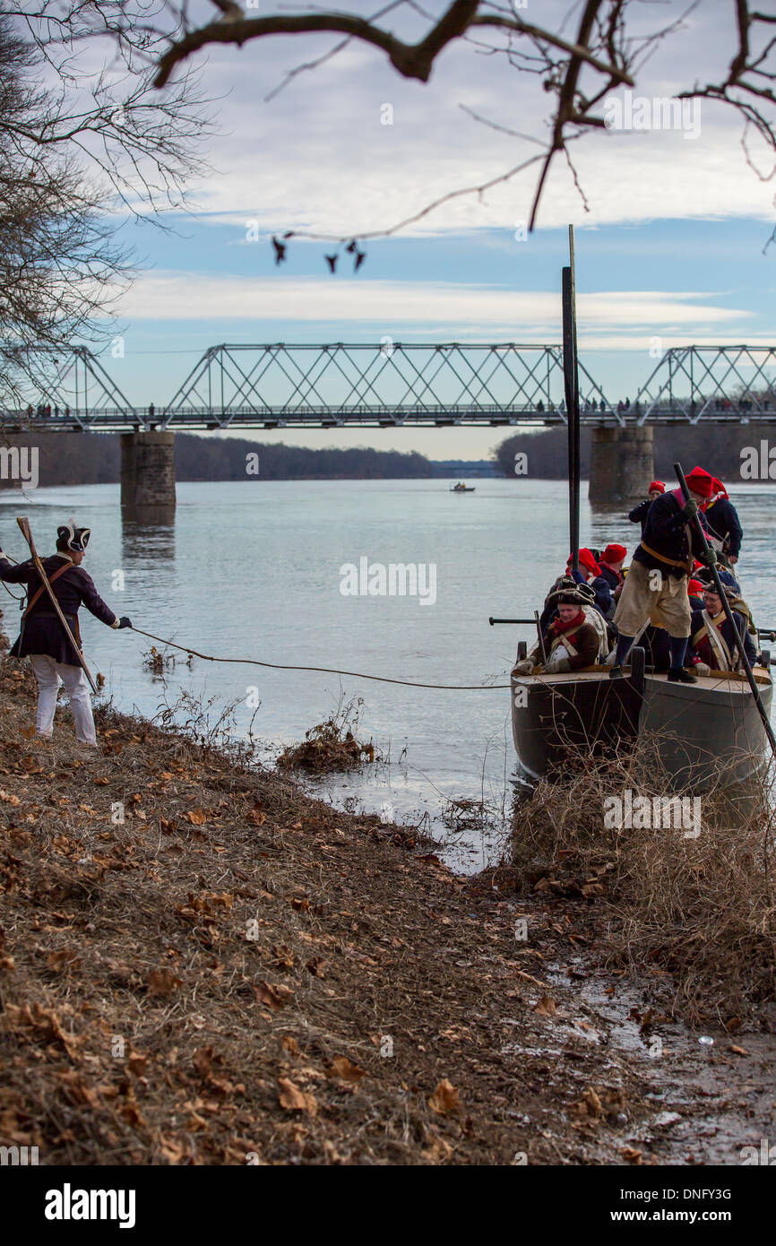 WASHINGTON CROSSING, NEW JERSEY - December 25, 2013: Reenactors celebrated the 237th anniversary of George Washington crossing of the Delaware River on Christmas day. Credit:  Jeffrey Willey/Alamy Live News Stock Photo