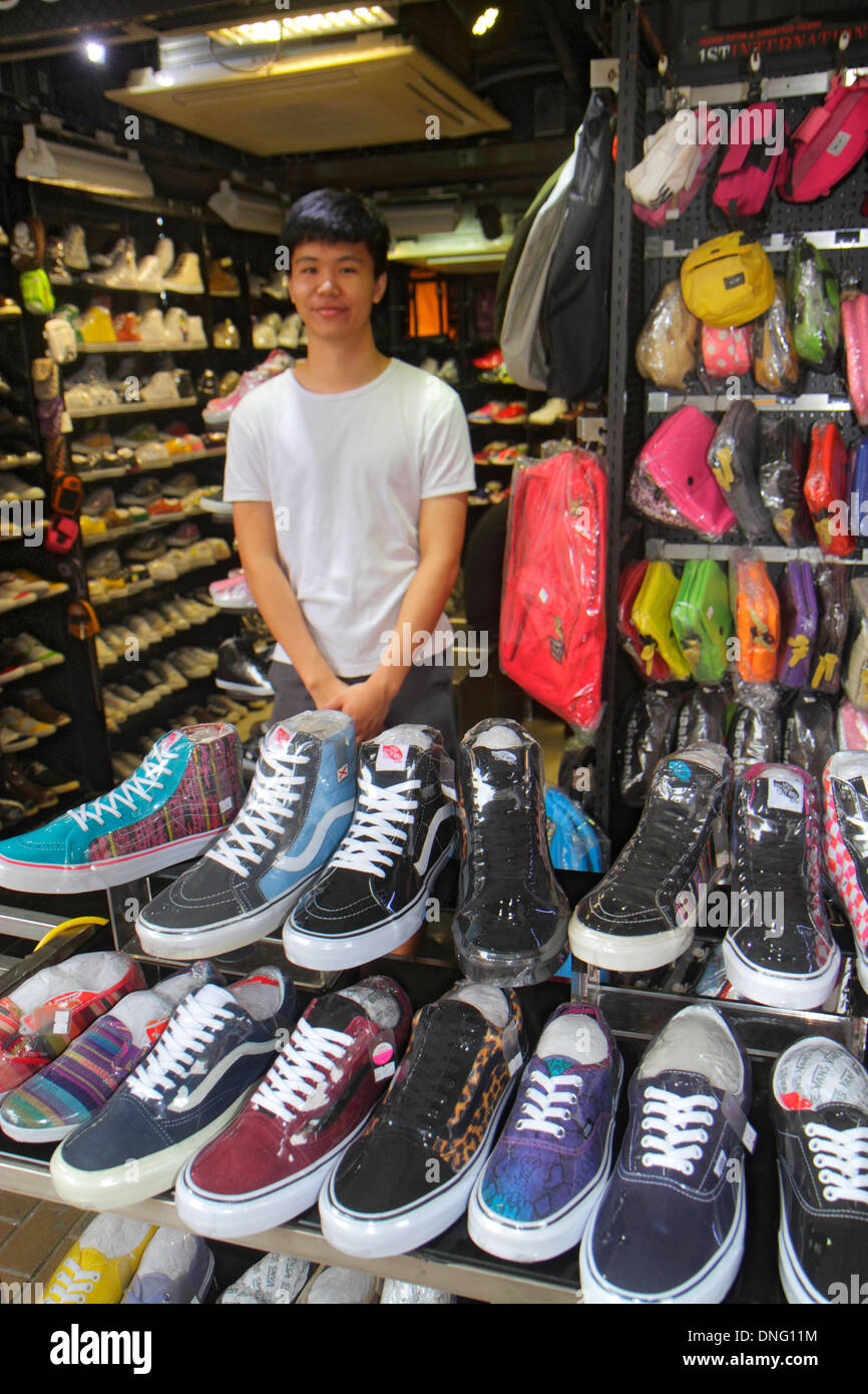 Hong Kong China Kowloon Mong Kok Fa Yuen Street Sneaker Street Stock Photo 64890944 Alamy