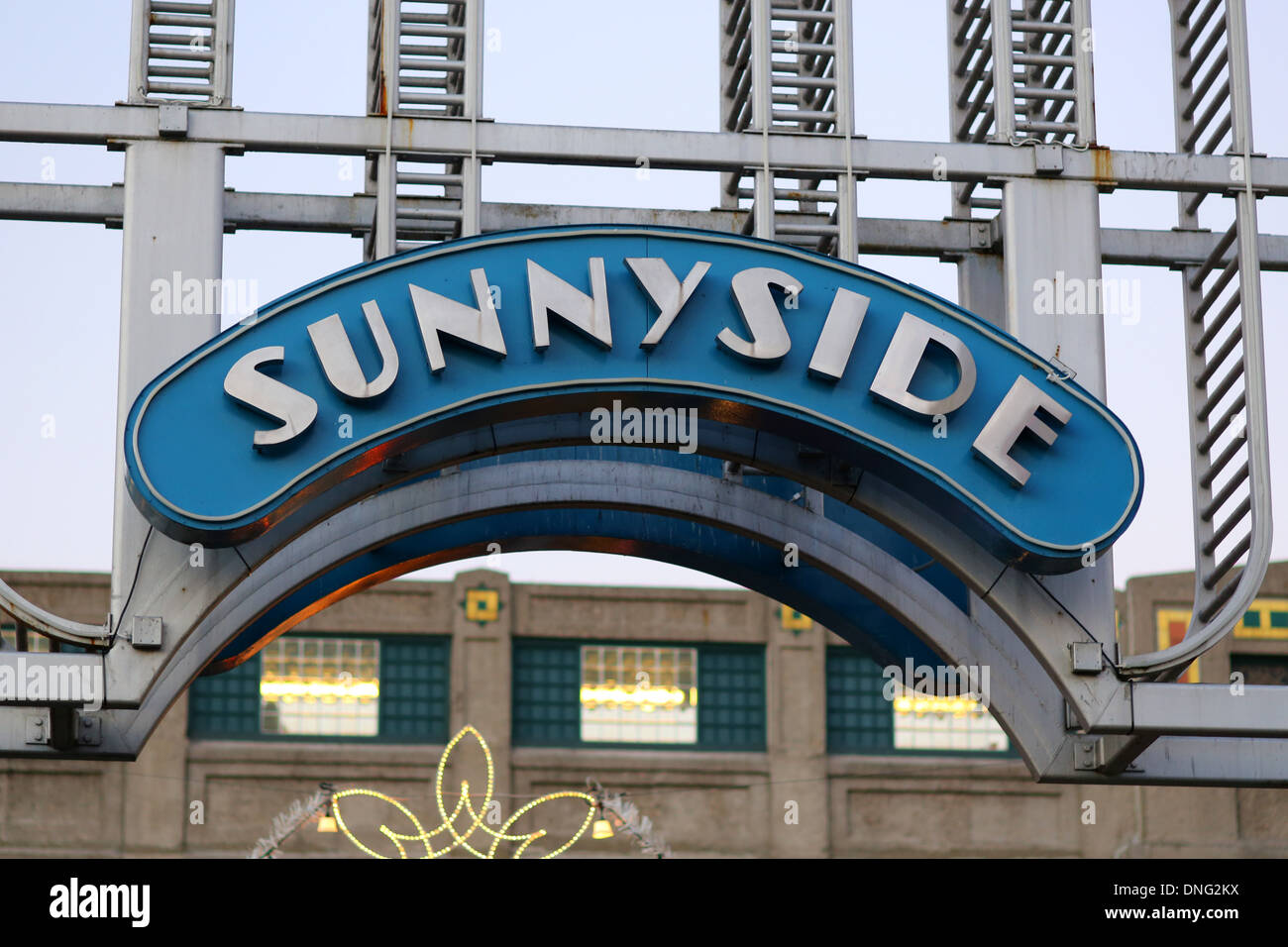 Sunnyside queens hi res stock photography and images Alamy
