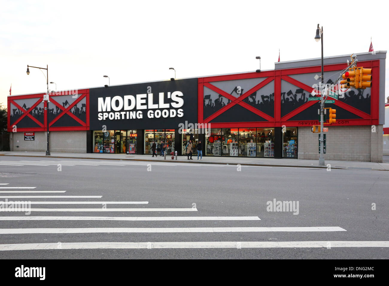 Modells sporting goods hi-res stock photography and images - Alamy