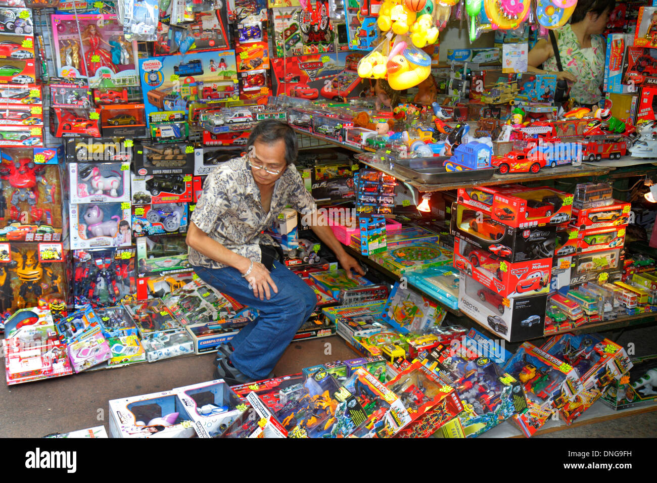 sham shui po toy street