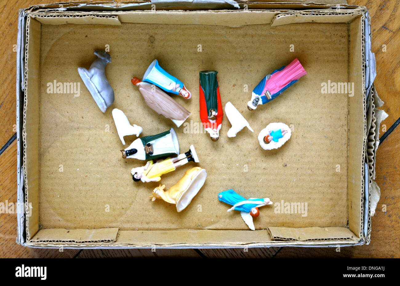 Weihnachten, Weihnachtsfiguren, Krippe, Krippenfiguren, Schachtel, Verpackung, abraeumen Stock Photo