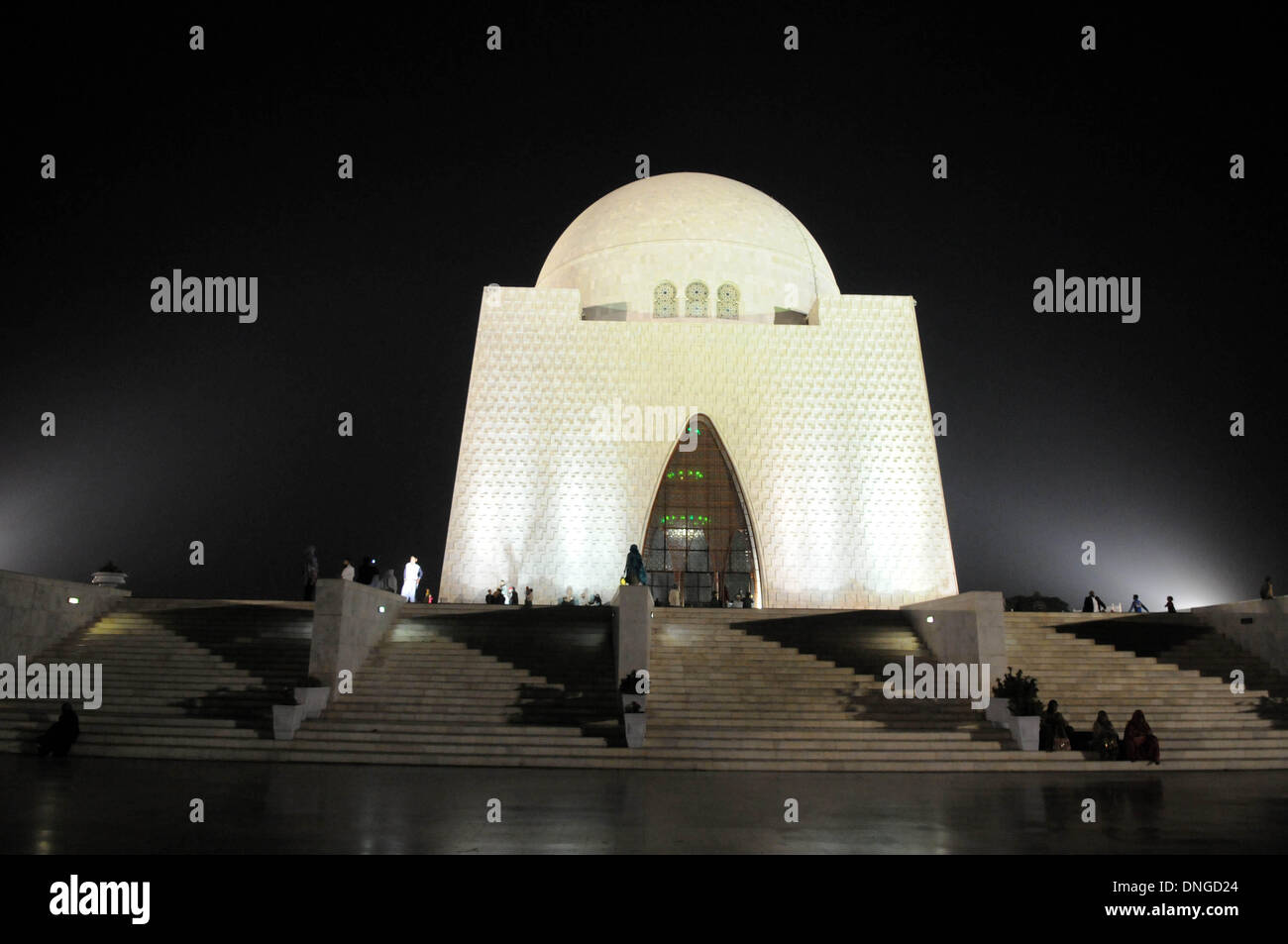 Karachi. 28th Dec, 2013. Photo taken on Dec. 27, 2013 shows the mausoleum of the founder of Pakistan Muhammad Ali Jinnah in southern Pakistani port city of Karachi. © Ahmad Kamal/Xinhua/Alamy Live News Stock Photo