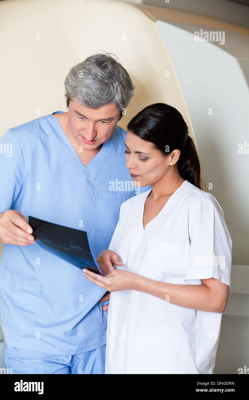 Indian lab technicians hi-res stock photography and images - Alamy