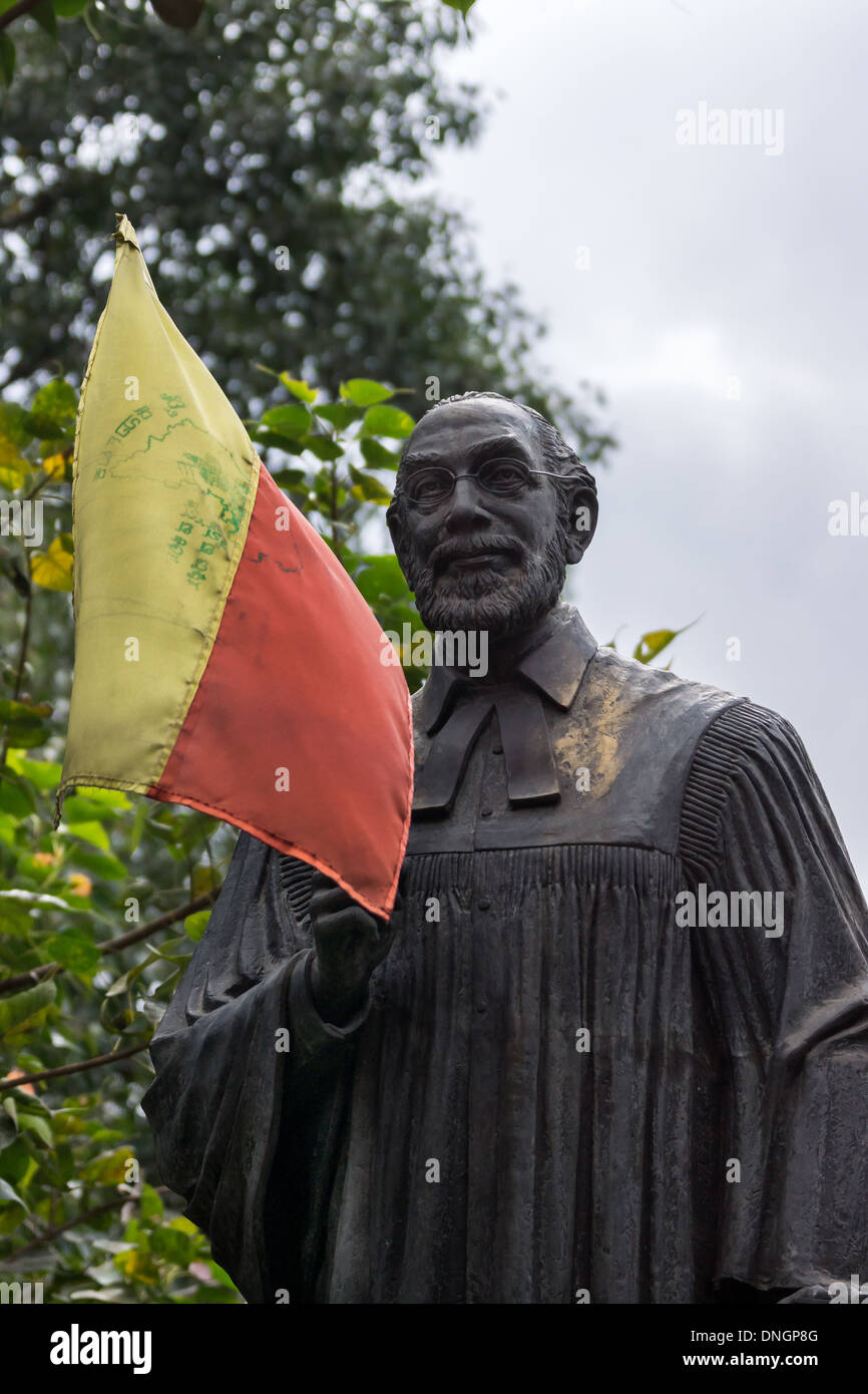 Statue of Reverend Dr. Ferdinand Kittel in Bangalore Stock Photo Alamy