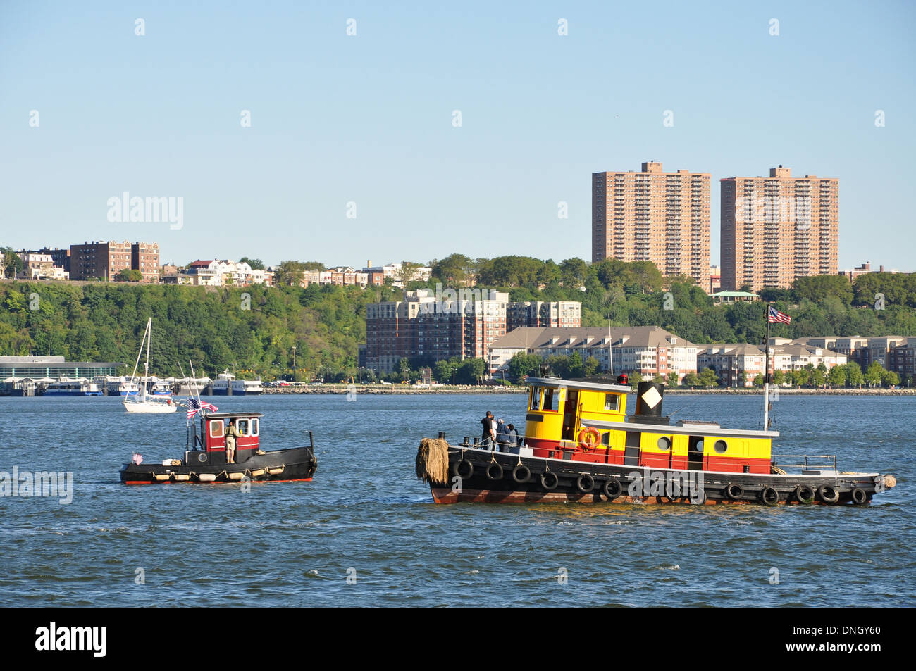 Boats shipping in the Hudson River (NYC Stock Photo Alamy
