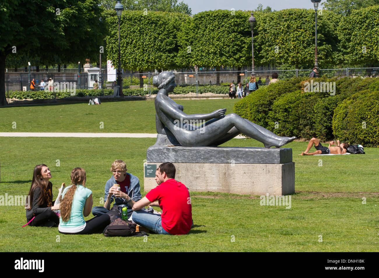 BRONZE BY ARISTIDE MAILLOL, GIRL LYING DOWN, TUILERIES GARDEN, 1ST ARRONDISSEMENT, PARIS, FRANCE Stock Photo